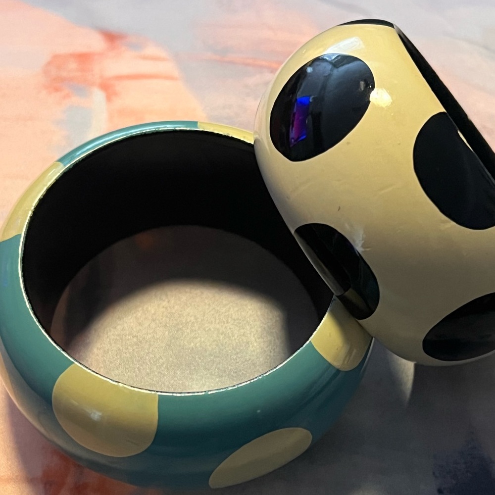 2 bangle bracelets as a set